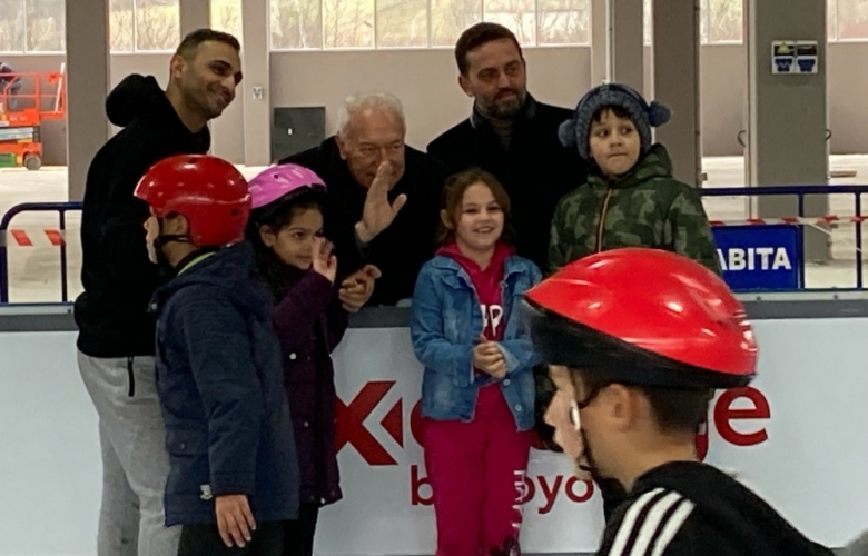 LAPSEKİ BELEDİYESİNİN DÜZENLEDİĞİ KARNE ETKİNLİĞİNDE, BEŞ GÜN BOYUNCA ÇOCUKLAR DOYASIYA EĞLENDİLER