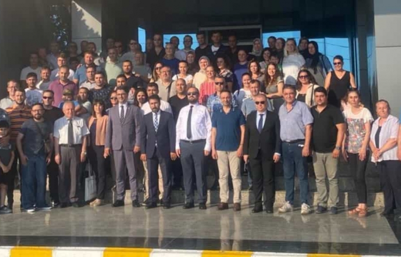 ÇOMÜ REKTÖRÜ ERENOĞLU TOPLU İŞ SÖZLEŞMESİ SONRASI PİLAV DAĞITTI