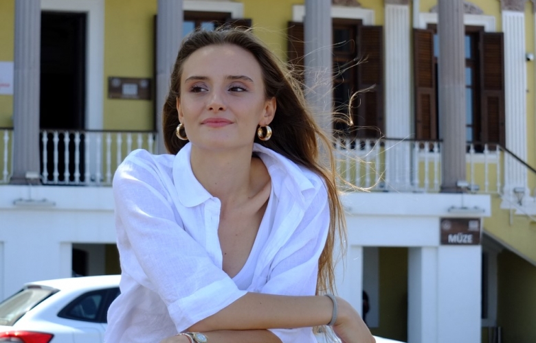 ÇANAKKALE'DE MÜZİĞİN YENİ YILDIZI RÜMEYSA ARSLAN